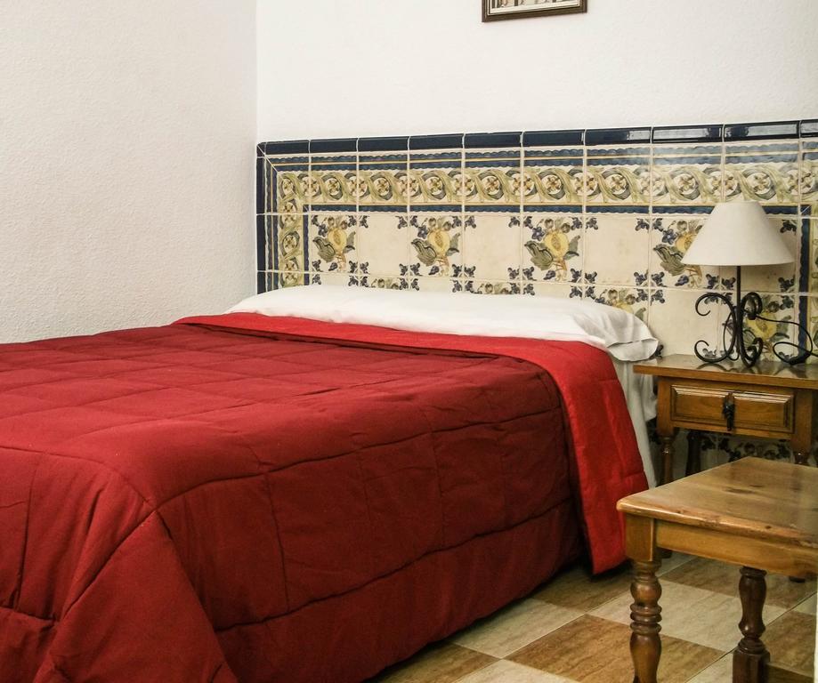 Pension Ciudad Navarro Ramos Гранада Стая снимка