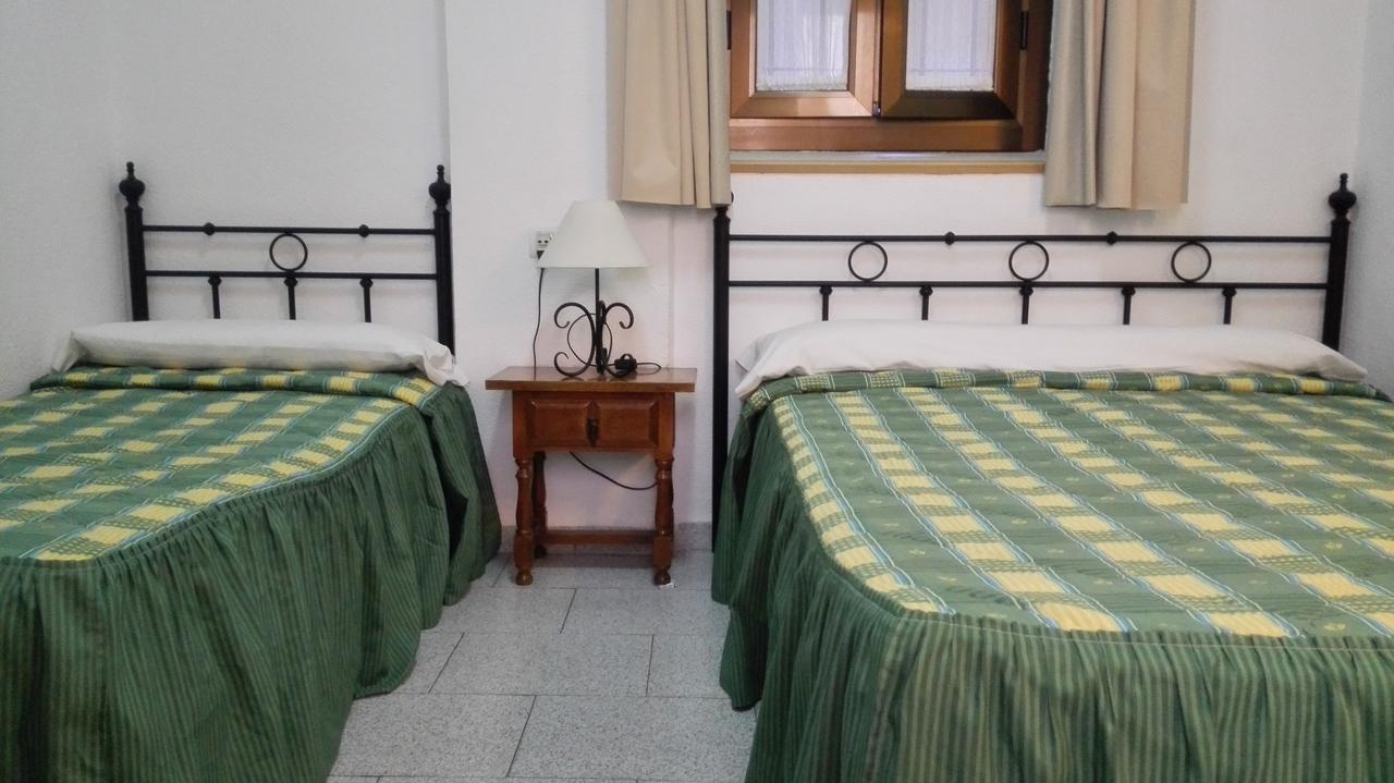 Pension Ciudad Navarro Ramos Гранада Стая снимка